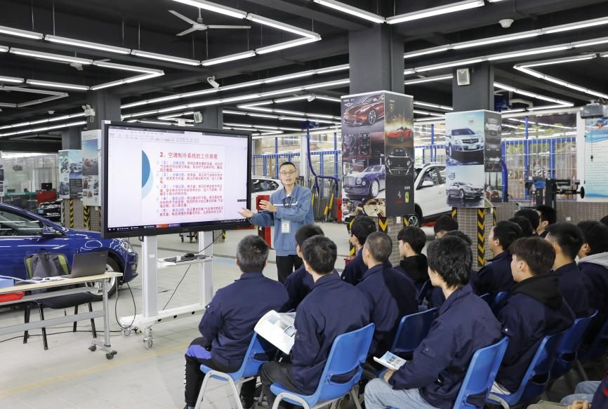 2026年机电与汽车工程学院专业简介 工程技术服务方向